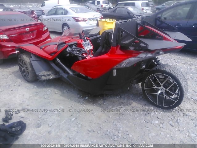 57XAAPFA8G5108378 - 2016 POLARIS SLINGSHOT SL RED photo 3