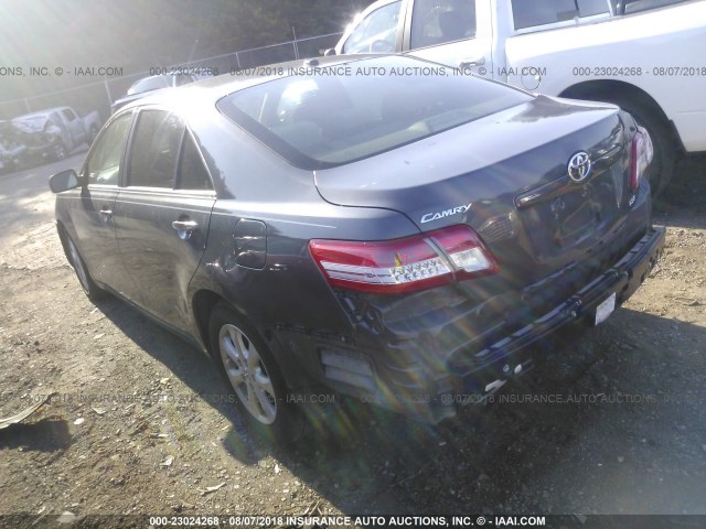 4T1BF3EK9BU657311 - 2011 TOYOTA CAMRY SE/LE/XLE ნაცრისფერი ფოტო 3