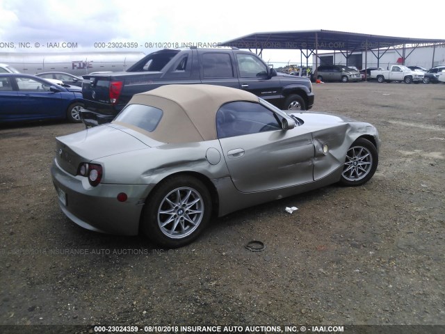 4USBT335X5LS56316 - 2005 BMW Z4 2.5 Champagne photo 4