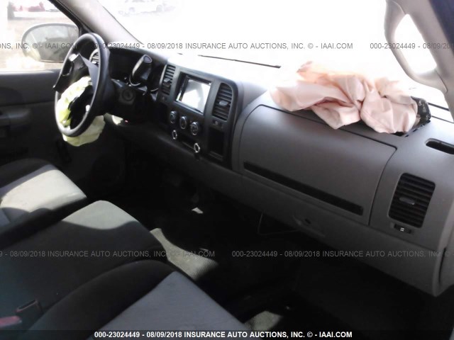 1GCEC14X37Z635522 - 2007 CHEVROLET SILVERADO C1500 CLASSIC WHITE photo 5