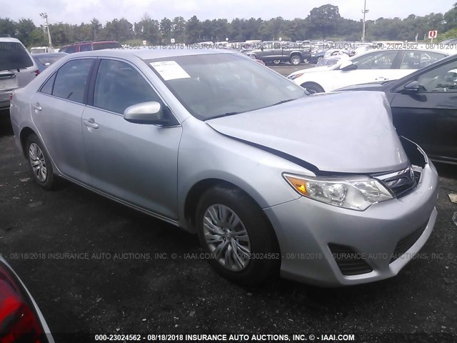 4T1BF1FK5DU211131 - 2013 TOYOTA CAMRY L/SE/LE/XLE 银色 照片 1