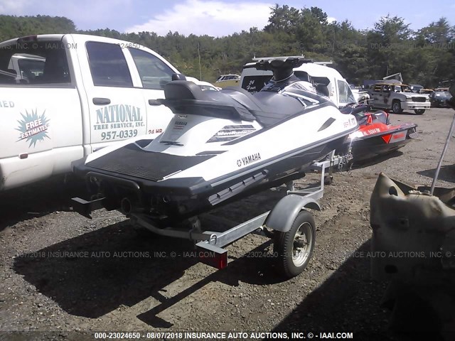 00000YAMA0270E616 - 2016 YAMAHA WAVERUNNER WHITE photo 4