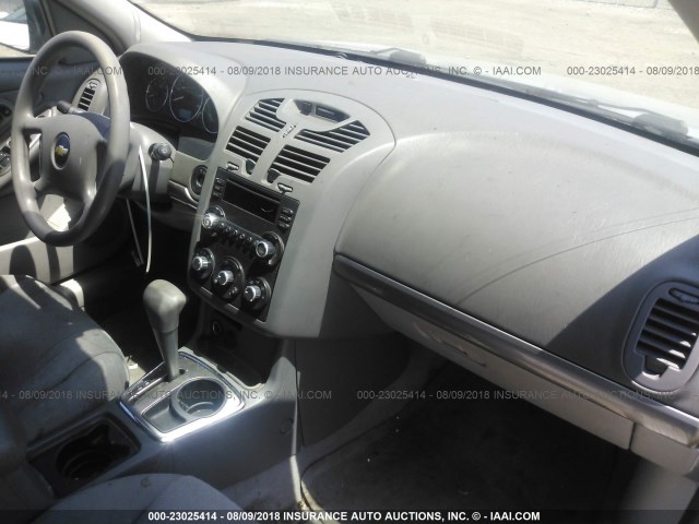 1G1ZS58F27F314286 - 2007 CHEVROLET MALIBU LS ვერცხლისფერი ფოტო 5