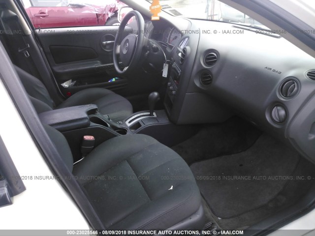 2G2WP522951174182 - 2005 PONTIAC GRAND PRIX WHITE photo 5