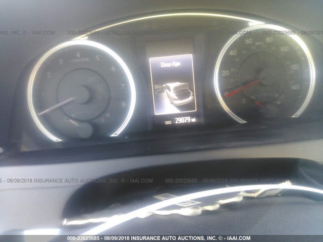 4T1BF1FK6HU340291 - 2017 TOYOTA CAMRY LE/XLE/SE/XSE WHITE photo 7