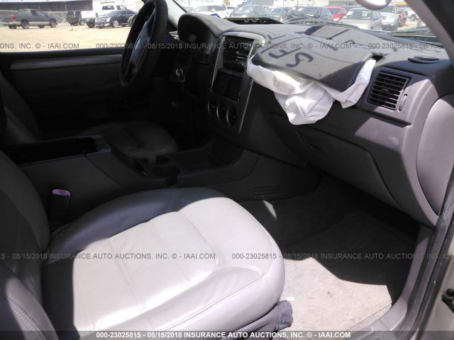 1FMZU63K84ZA79765 - 2004 FORD EXPLORER XLT/XLT SPORT/NBX 银色 照片 5