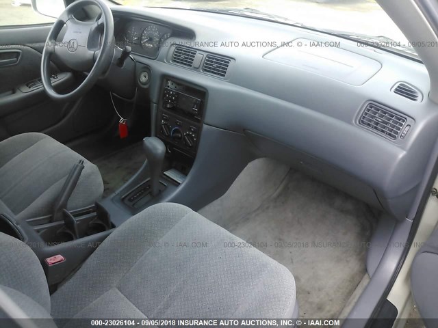 4T1BG22K0YU626338 - 2000 TOYOTA CAMRY CE/LE/XLE 灰色 照片 5