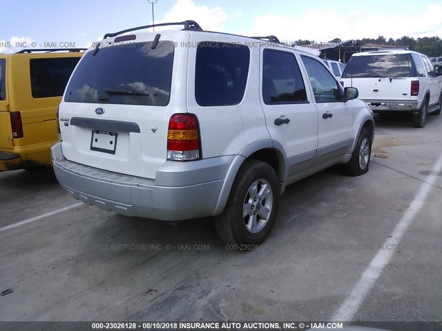1FMCU03187KB78805 - 2007 FORD ESCAPE XLT WHITE photo 4