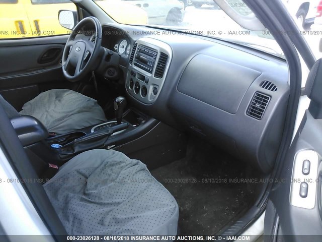 1FMCU03187KB78805 - 2007 FORD ESCAPE XLT WHITE photo 5
