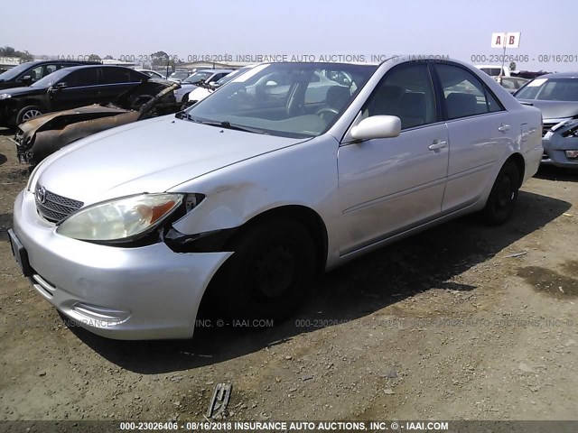 4T1BE32K44U337954 - 2004 TOYOTA CAMRY LE/XLE/SE SILVER photo 2