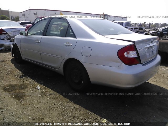 4T1BE32K44U337954 - 2004 TOYOTA CAMRY LE/XLE/SE Күміс фото 3