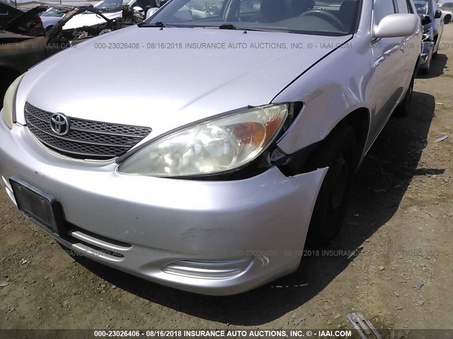 4T1BE32K44U337954 - 2004 TOYOTA CAMRY LE/XLE/SE Күміс фото 6