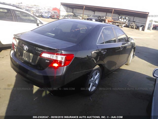 4T1BF1FKXDU222027 - 2013 TOYOTA CAMRY L/SE/LE/XLE 黑色 照片 4
