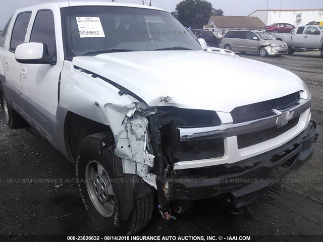 3GNEC13T72G104175 - 2002 CHEVROLET AVALANCHE C1500 WHITE photo 6