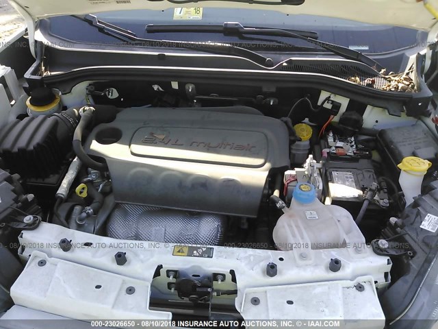 ZFBERFBB9H6E77571 - 2017 RAM PROMASTER CITY SLT 白色 照片 10