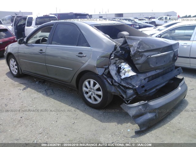 JTDBF30KX20086060 - 2002 TOYOTA CAMRY LE/XLE/SE Сұр фото 3