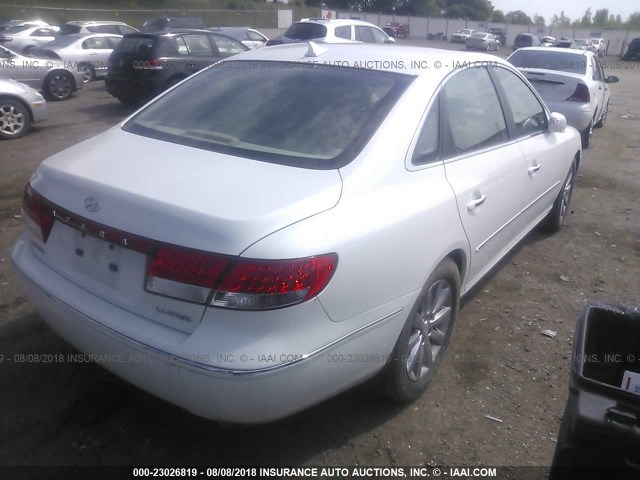 KMHFC46F29A374469 - 2009 HYUNDAI AZERA WHITE photo 4