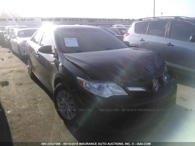 4T1BF1FK8CU631027 - 2012 TOYOTA CAMRY SE/LE/XLE შავი ფოტო 1