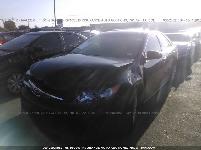 4T1BF1FK8CU631027 - 2012 TOYOTA CAMRY SE/LE/XLE შავი ფოტო 2