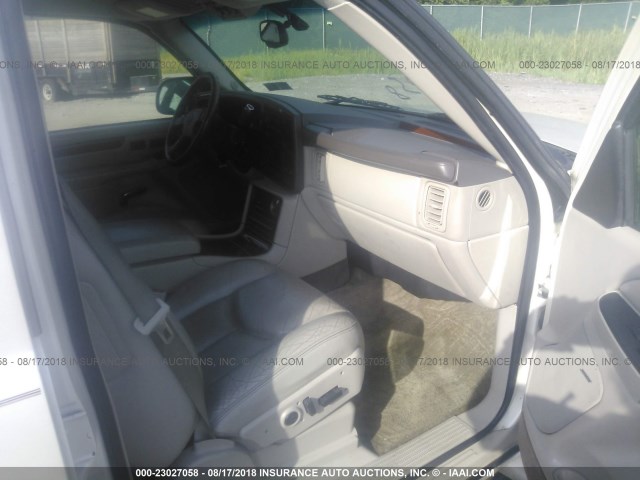 1GYEK63N43R192835 - 2003 CADILLAC ESCALADE LUXURY Weiß Foto 5