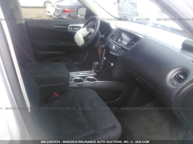 5N1AR2MN3EC671126 - 2014 NISSAN PATHFINDER S/SV/SL/PLATINUM SILVER photo 5