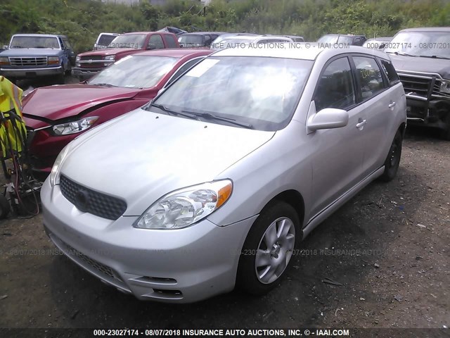 2T1KR32E94C167445 - 2004 TOYOTA COROLLA MATRIX XR SILVER photo 2