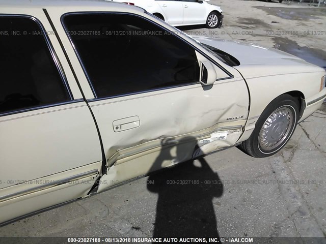 1G6KE54Y6VU260882 - 1997 CADILLAC DEVILLE DELEGANCE WHITE photo 6