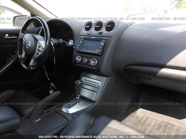 1N4BL24E78C138636 - 2008 NISSAN ALTIMA 3.5SE SILVER photo 5