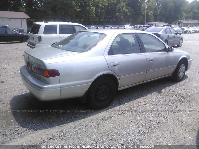4T1BG22K11U031147 - 2001 TOYOTA CAMRY CE/LE/XLE 银色 照片 4