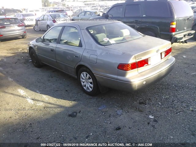 4T1BG22K5YU676457 - 2000 TOYOTA CAMRY CE/LE/XLE ვერცხლისფერი ფოტო 3