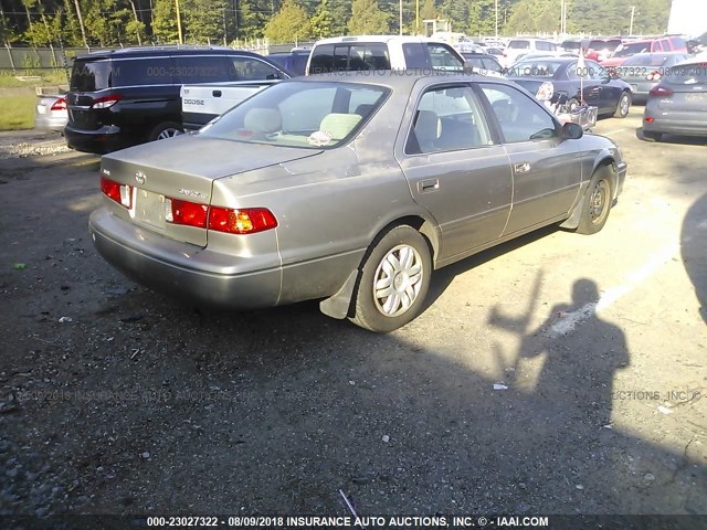 4T1BG22K5YU676457 - 2000 TOYOTA CAMRY CE/LE/XLE ვერცხლისფერი ფოტო 4