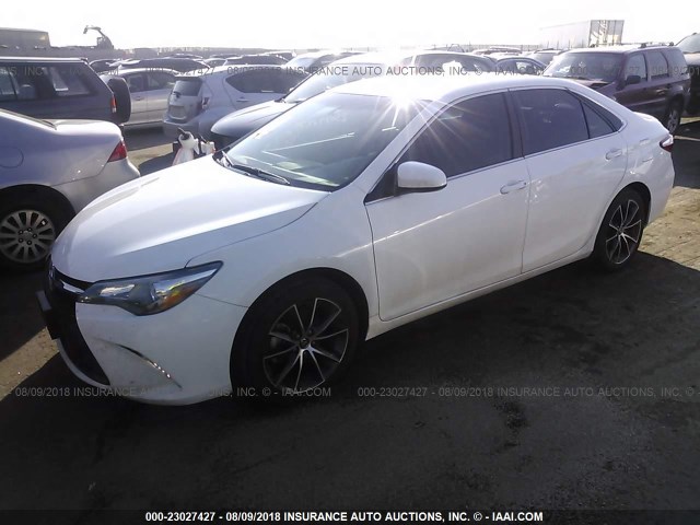 4T1BF1FK2GU154522 - 2016 TOYOTA CAMRY LE/XLE/SE/XSE 白色 照片 2