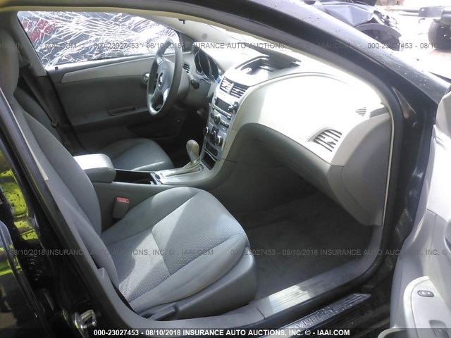 1G1ZG57B09F103753 - 2009 CHEVROLET MALIBU LS შავი ფოტო 5