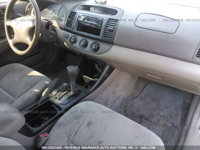 4T1BE32K43U191277 - 2003 TOYOTA CAMRY LE/XLE/SE 白色 照片 5