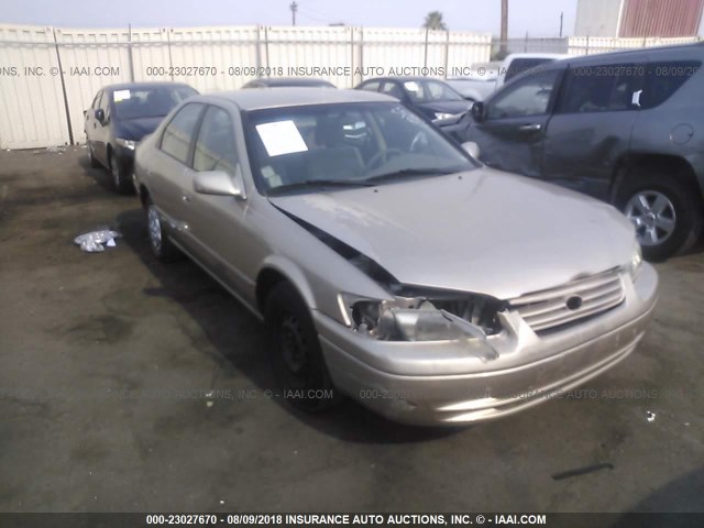 JT2BG22KXV0085654 - 1997 TOYOTA CAMRY LE/XLE 金色 照片 1