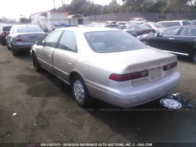 JT2BG22KXV0085654 - 1997 TOYOTA CAMRY LE/XLE 金色 照片 3