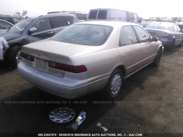 JT2BG22KXV0085654 - 1997 TOYOTA CAMRY LE/XLE 金色 照片 4