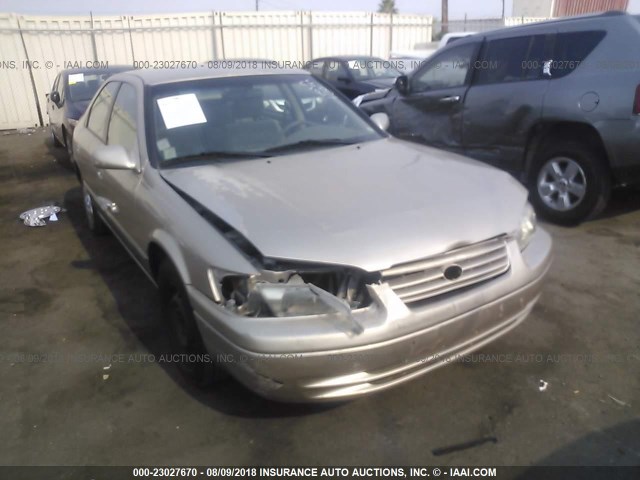 JT2BG22KXV0085654 - 1997 TOYOTA CAMRY LE/XLE 金色 照片 6