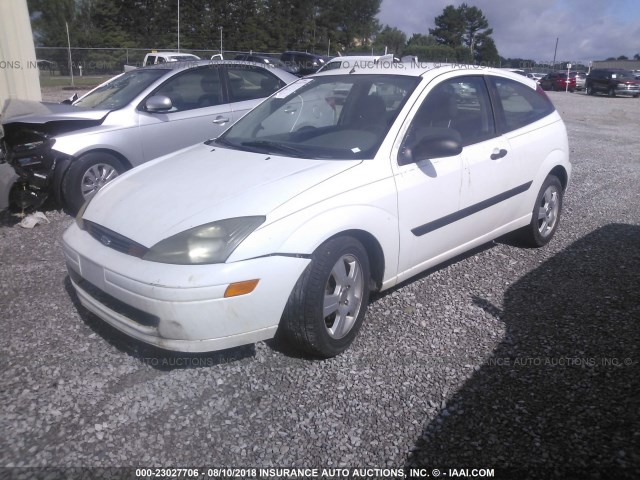 3FAFP31333R183436 - 2003 FORD FOCUS ZX3 WHITE photo 2