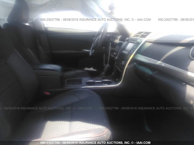 4T1BF1FK8FU497091 - 2015 TOYOTA CAMRY LE/XLE/SE/XSE GRAY photo 5