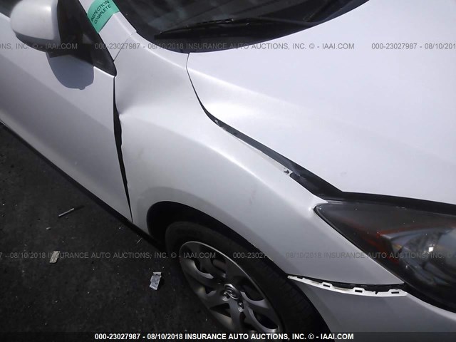 JM1BL1SF6A1123028 - 2010 MAZDA 3 I WHITE photo 6