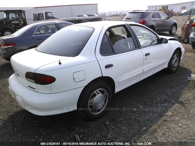 1G1JF52T0V7154934 - 1997 CHEVROLET CAVALIER LS WHITE photo 4