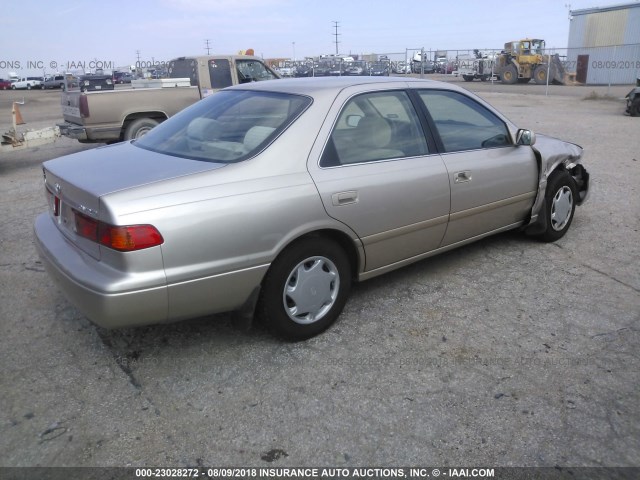 4T1BG22K3YU943398 - 2000 TOYOTA CAMRY CE/LE/XLE ოქროსფერი ფოტო 4
