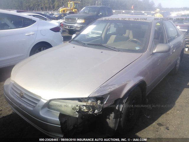 JT2BG22K1V0053952 - 1997 TOYOTA CAMRY LE/XLE 金色 照片 2