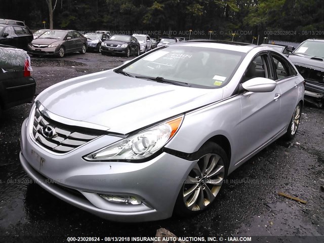 5NPEC4AC8BH035758 - 2011 HYUNDAI SONATA SE/LIMITED SILVER photo 2