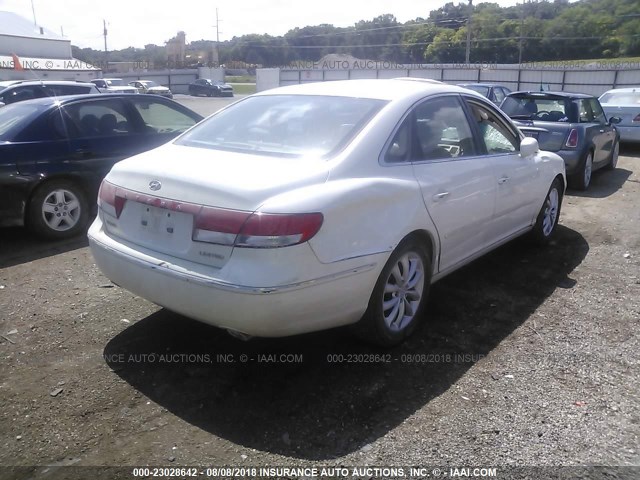 KMHFC46F16A064874 - 2006 HYUNDAI AZERA SE/LIMITED WHITE photo 4