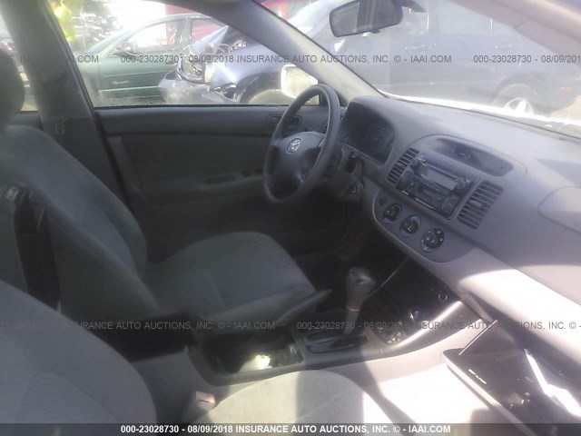 4T1BE32K63U216356 - 2003 TOYOTA CAMRY LE/XLE/SE Ақ фото 5