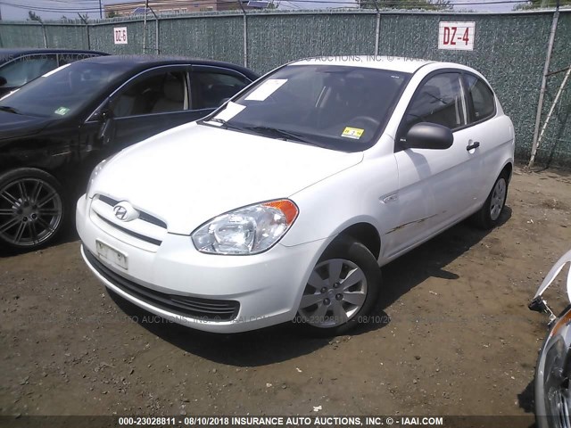 KMHCM3AC9BU195535 - 2011 HYUNDAI ACCENT WHITE photo 2