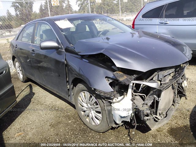 4T1BF3EK2AU113506 - 2010 TOYOTA CAMRY SE/LE/XLE ნაცრისფერი ფოტო 1