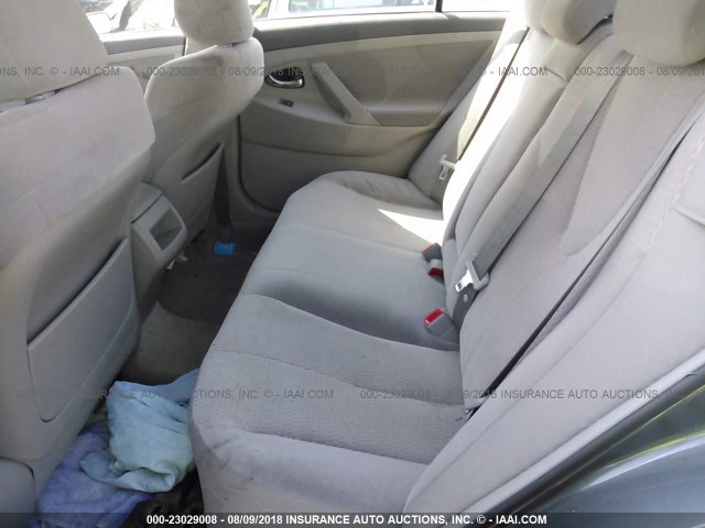 4T1BF3EK2AU113506 - 2010 TOYOTA CAMRY SE/LE/XLE ნაცრისფერი ფოტო 8